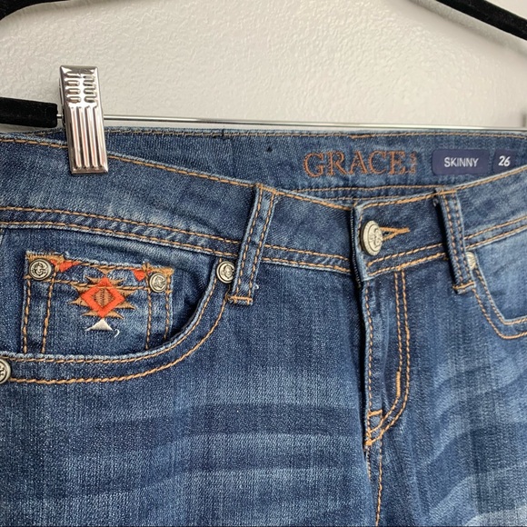 Gracie in LA Embroidered Raw Hem Skinny Jeans Size 26 - Picture 4 of 5